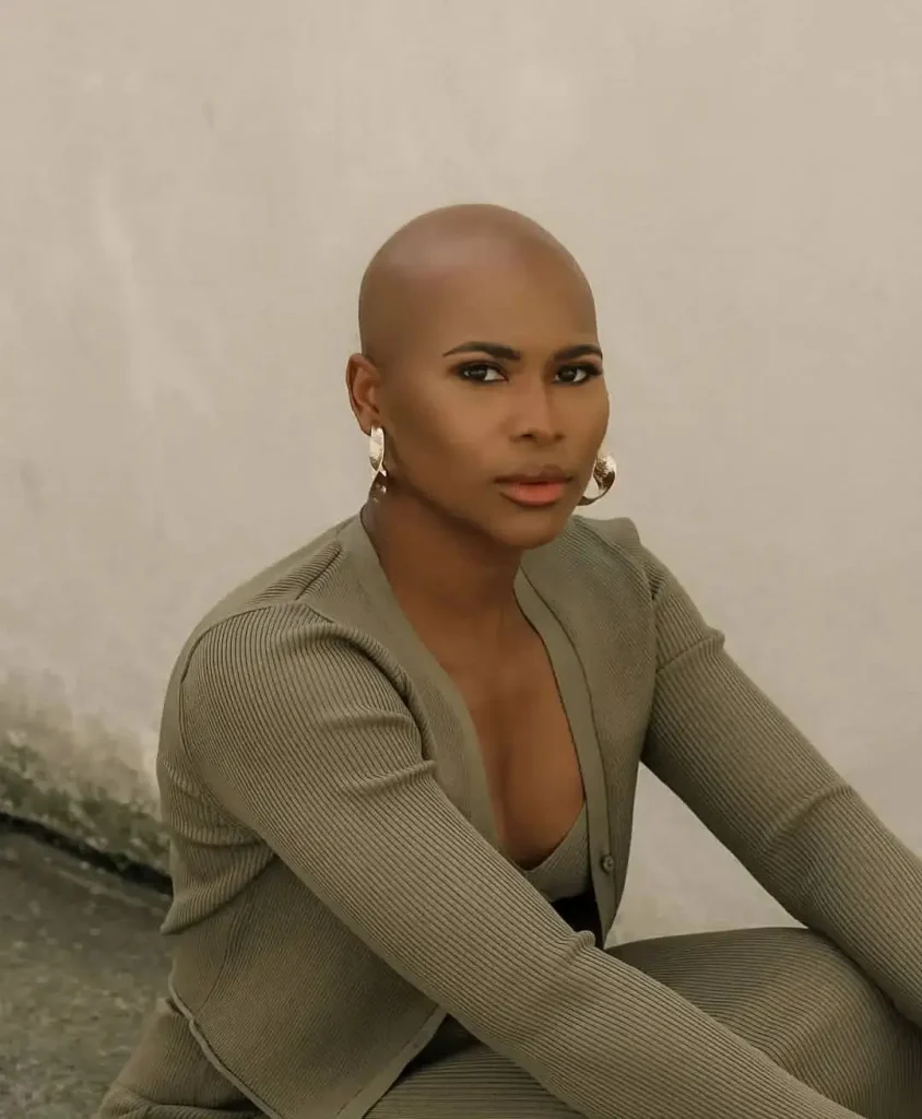 Bald Fade Women Black